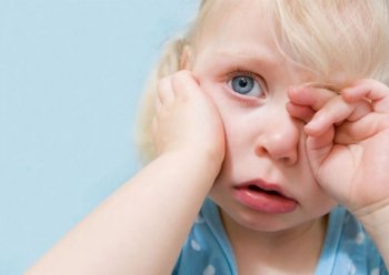 Что делать, если у ребенка заболело ухо